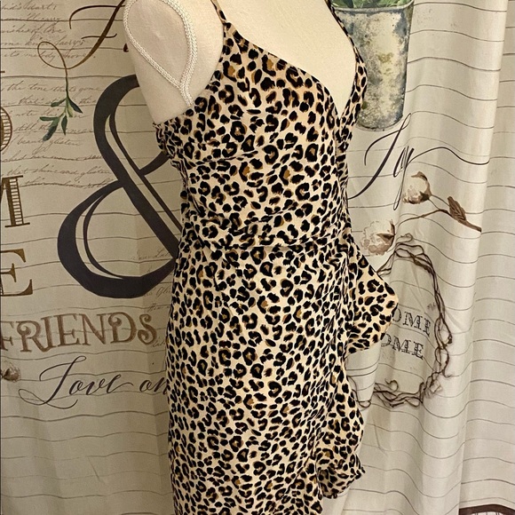 Cheetah dress - Picture 2 of 4